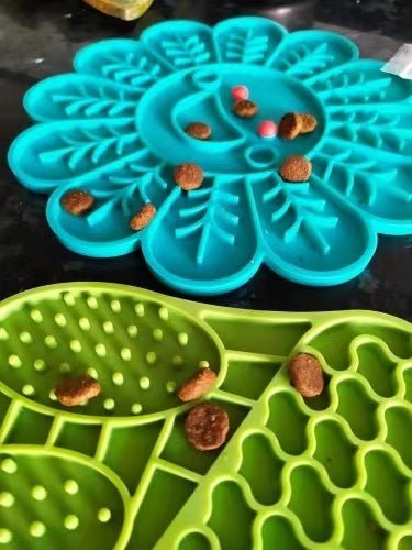 Fish Shape Silicone Bowl Dog Lick Mat Slow Feeding Food Bowl For Small Medium Dogs Puppy Cat Treat Feeder Dispenser Pet Supplies - FurrrBabies & More! - Popit Toys